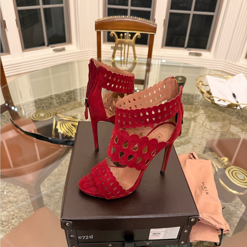 Alaia red Suede Laser Cut Out Ankle Cuff Sandals size 9  (80% Off )